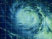 Japánt és az USA-t is trópusi ciklon fenyegeti